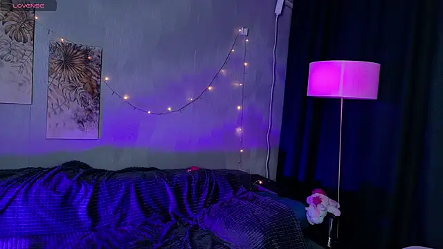 KikiMoor online show from 28, 11, 2025