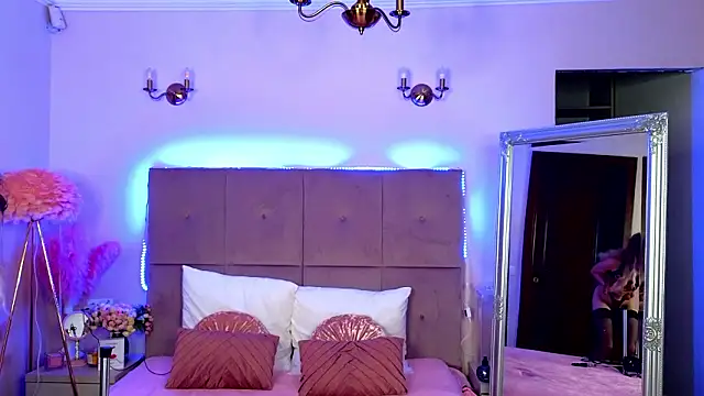 Snapshot of Nicole_Bond chatting on 2, 2, 2026 Nicole Bond online show from 2, 2, 2026