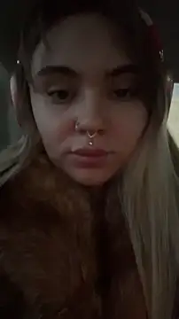 LunaMillie online show from 15, 12, 2025