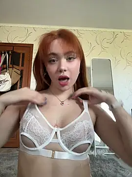 Snapshot of LunaMillie chatting on 11, 5, 2026 LunaMillie online show from 11, 5, 2026