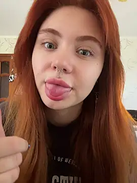 Snapshot of LunaMillie chatting on 16, 5, 2026 LunaMillie online show from 16, 5, 2026