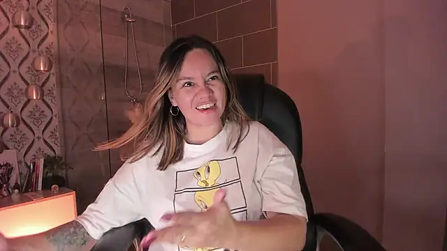 Sky Junne online show from 13, 3, 2026