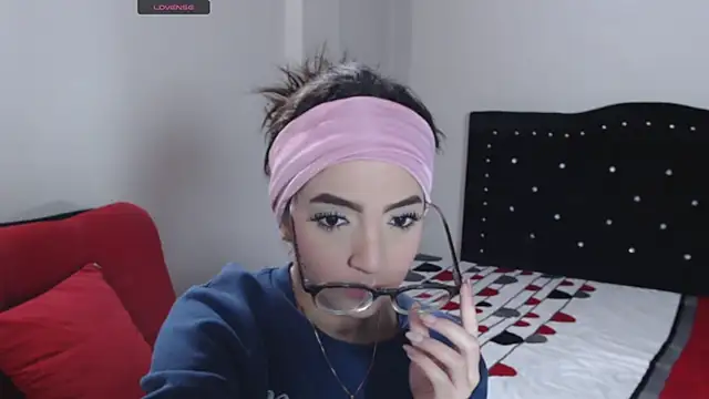 Snapshot of Coraline_Playful chatting on 29, 9, 2025 Coraline Playful online show from 29, 9, 2025