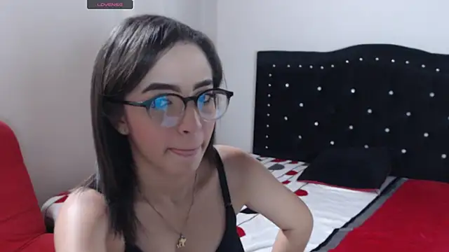 Snapshot of Coraline_Playful chatting on 4, 10, 2025 Coraline Playful online show from 4, 10, 2025