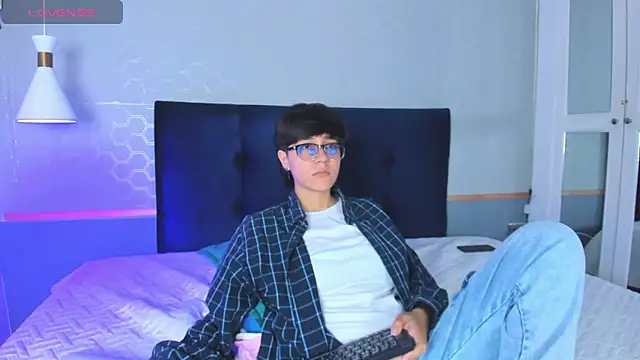 Tsuki Maru online show from 22, 9, 2025