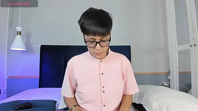 Tsuki Maru online show from 10, 11, 2025