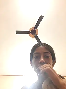 Evneet27 Saavu online show from 15, 11, 2025