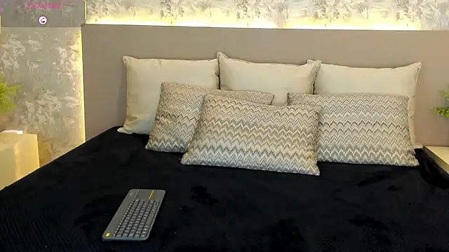 Snapshot of MilaGrace1 chatting on 30, 9, 2025 MilaGrace1 online show from 30, 9, 2025