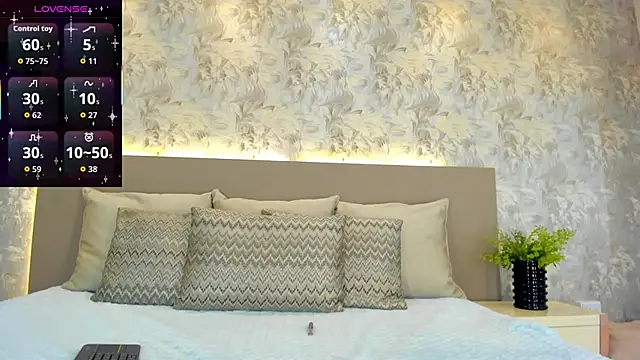 Snapshot of MilaGrace1 chatting on 7, 10, 2025 MilaGrace1 online show from 7, 10, 2025