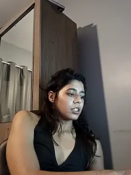 Maricamposs online show from 3, 11, 2025