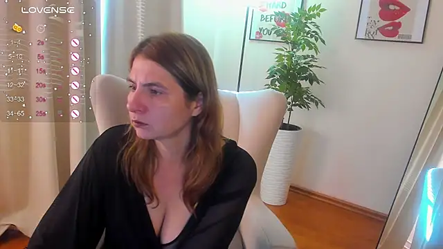 Snapshot of GraceGree chatting on 1, 10, 2025 GraceGree online show from 1, 10, 2025