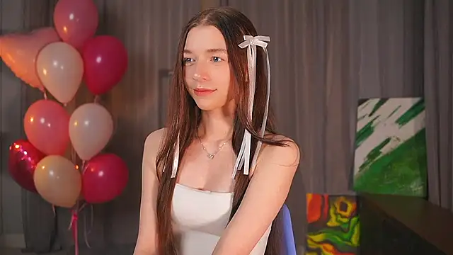 Snapshot of RoxieBolich chatting on 9, 10, 2025 RoxieBolich online show from 9, 10, 2025