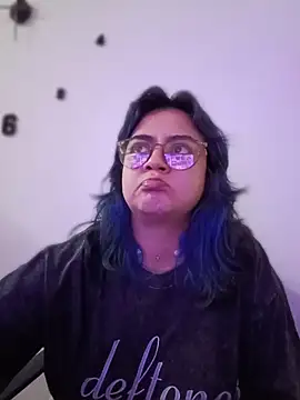 Snapshot of LylaVixxen chatting on 17, 3, 2026 LylaVixxen online show from 17, 3, 2026