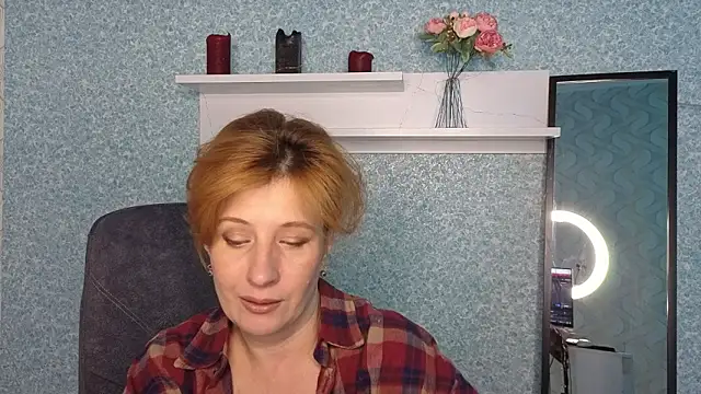 Snapshot of Elannaria chatting on 28, 9, 2025 Elannaria online show from 28, 9, 2025