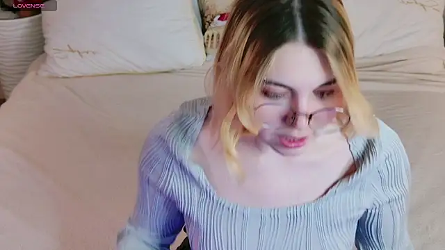 Evie Vall online show from 14, 12, 2025