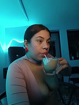 GabyMontenegro online show from 30, 10, 2025