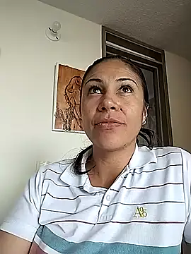 KittyHoleshot87 online show from 6, 10, 2025