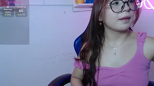 Snapshot of koraline_333 chatting on 1, 4, 2026 koraline 333 online show from 1, 4, 2026