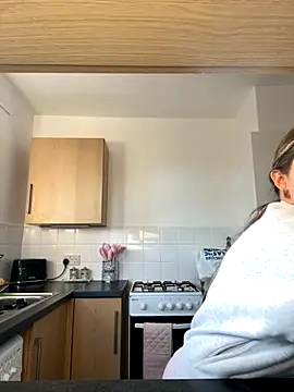 Goldiebaby online show from 2, 12, 2025