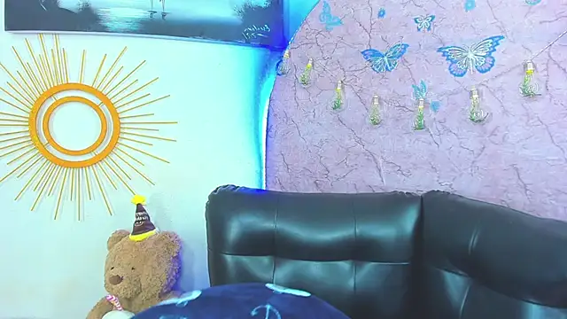 Snapshot of christopher_Hot chatting on 28, 4, 2026 christopher Hot online show from 28, 4, 2026