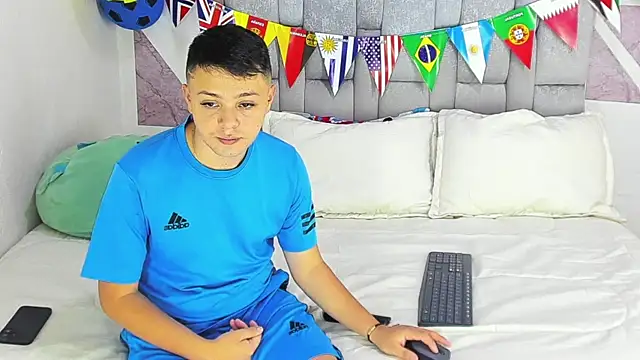 Snapshot of christopher_Hot chatting on 26, 6, 2026 christopher Hot online show from 26, 6, 2026