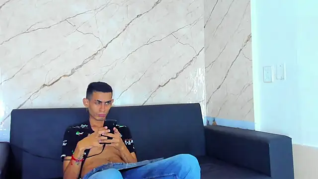 Golldens Dreamss online show from 17, 10, 2025