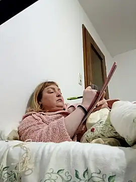 Snapshot of LiluLiluLilu chatting on 4, 3, 2026 LiluLiluLilu online show from 4, 3, 2026