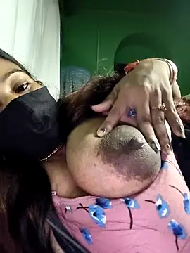 V-hot-swiet online show from 11, 11, 2025