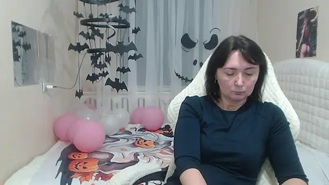 VivianGuchih online show from 25, 10, 2025