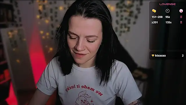 Snapshot of raspberry__girl_ chatting on 8, 10, 2025 raspberry girl online show from 8, 10, 2025
