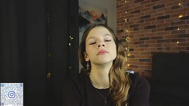 VelvetRisque online show from 1, 3, 2026