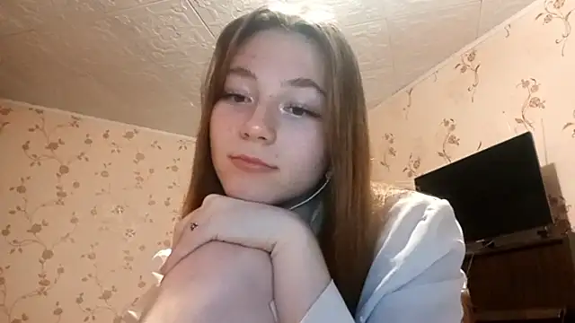 Snapshot of Sophiecuttie chatting on 9, 9, 2025 Sophiecuttie online show from 9, 9, 2025