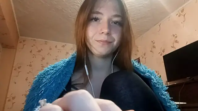 Snapshot of Sophiecuttie chatting on 11, 9, 2025 Sophiecuttie online show from 11, 9, 2025