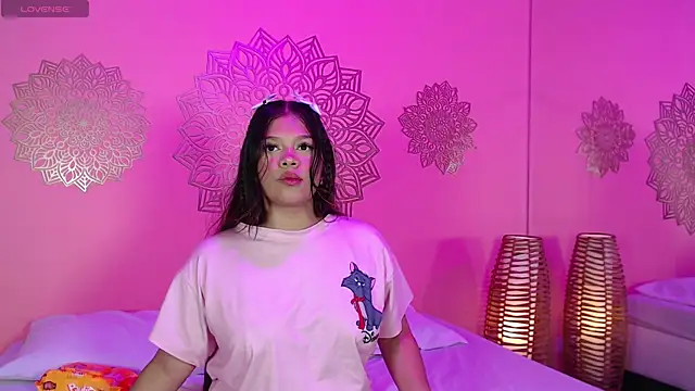 HatsaJones online show from 4, 10, 2025