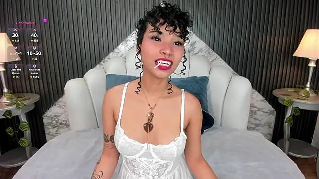 DaniCollinn  online show from 14, 11, 2025