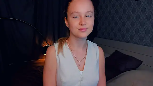 Snapshot of SoonMoor chatting on 13, 9, 2025 SoonMoor online show from 13, 9, 2025