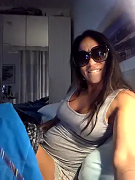 Snapshot of sexy7883 chatting on 4, 10, 2025 sexy7883 online show from 4, 10, 2025