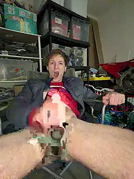 Snapshot of Badstepson33 chatting on 7, 2, 2026 Badstepson33 online show from 7, 2, 2026