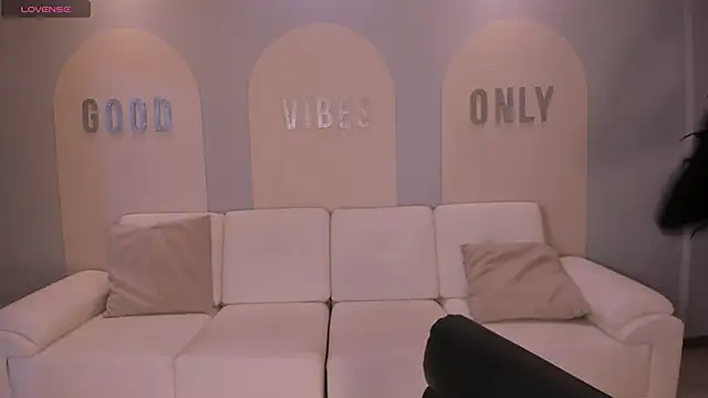 LaurentConnor online show from 6, 1, 2026