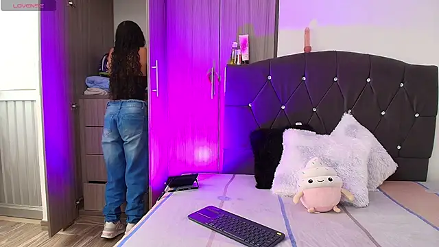 Snapshot of Ruby_Whispers chatting on 9, 9, 2025 Ruby Whispers online show from 9, 9, 2025
