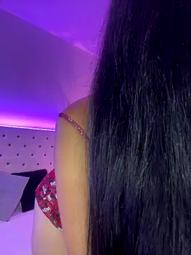 Mariana Montes online show from 6, 10, 2025