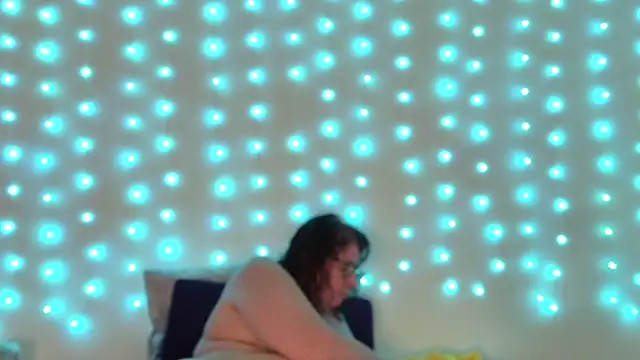 Snapshot of luvely_gurl chatting on 2, 5, 2026 luvely gurl online show from 2, 5, 2026