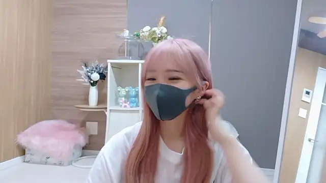 Una chan  online show from 22, 9, 2025