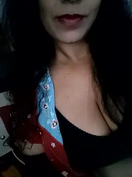 Deepa Sharma143 online show from 5, 11, 2025