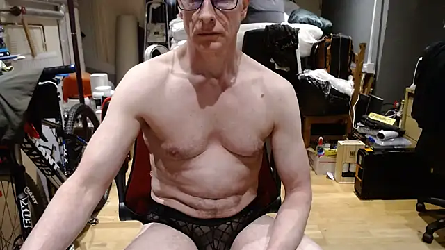 Snapshot of Hung2Mike chatting on 15, 3, 2026 Hung2Mike online show from 15, 3, 2026