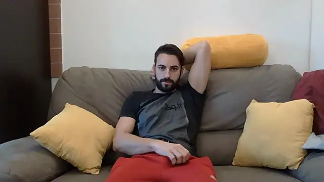 Amicisegreti online show from 23, 11, 2025