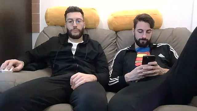 Amicisegreti online show from 19, 1, 2026