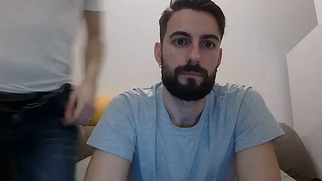 Amicisegreti online show from 3, 2, 2026