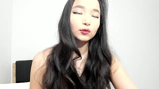 Snapshot of Soyun_Mia chatting on 4, 5, 2026 Soyun Mia online show from 4, 5, 2026