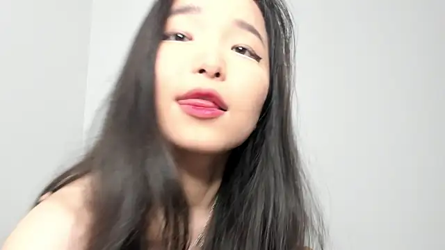 Snapshot of Soyun_Mia chatting on 9, 5, 2026 Soyun Mia online show from 9, 5, 2026